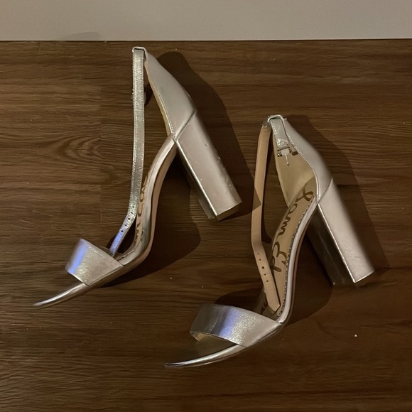 Silver stacked heel strappy Sandler heel. Great condition - Picture 2 of 6